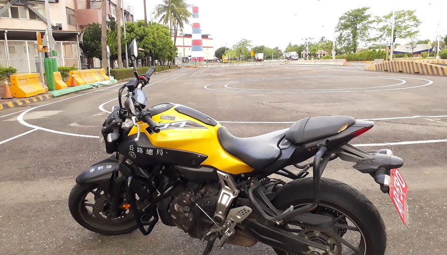 駕訓班撞車該賠嗎？認清定型化契約護身符