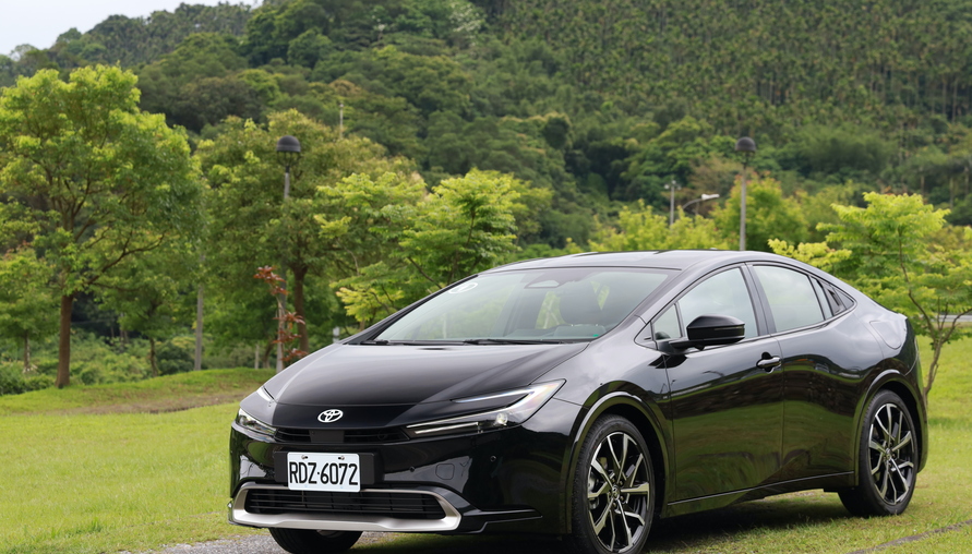 【四輪試駕評測】一台電車，各自表述！TOYOTA Prius PHEV