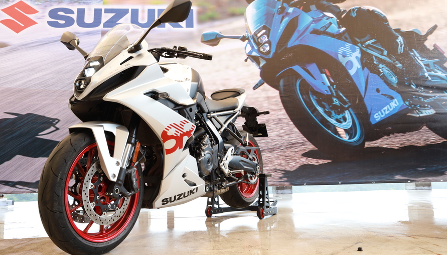 小朋友才做選擇！SUZUKI GSX-8R & V-STROM 800 上市