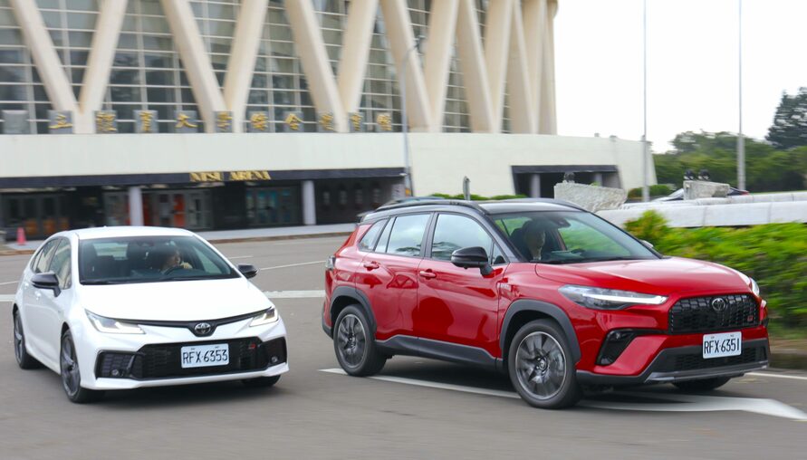喜歡賽車的車廠不會變壞—TOYOTA COROLLA CROSS GR SPORT 與 ALTIS GR SPORT 