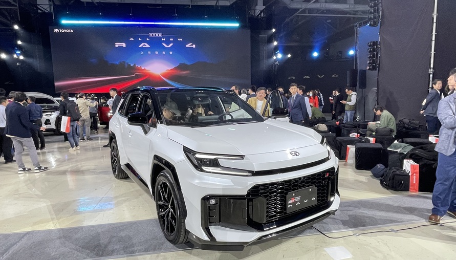 比預售價便宜一萬！第六代Toyota RAV4 104萬元起開賣