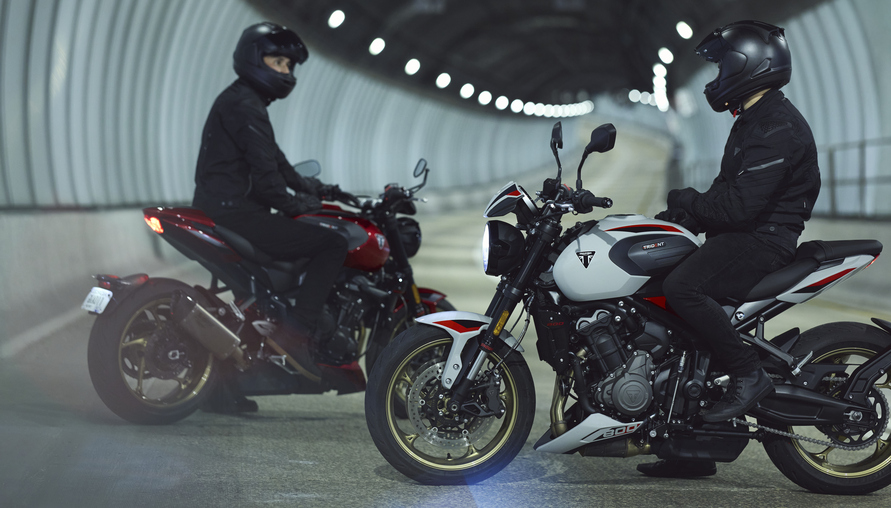 Triumph 800 系列跑旅&街車同步搶灘