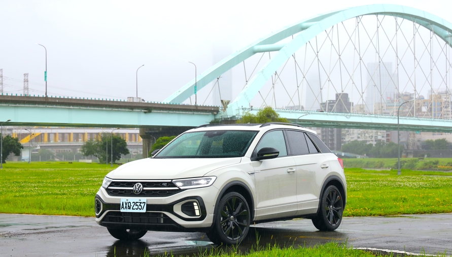 【四輪試駕評測】跨界精品小豪宅！ＶＷ T-Roc 330 TSI R-Line Performance