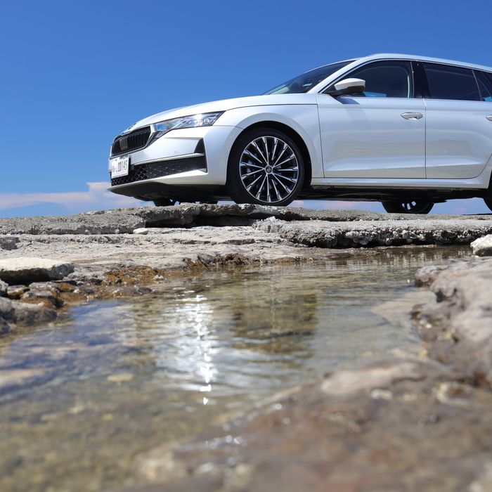 【四輪試駕評測】國民旅行車！Škoda Octavia Combi 4x4