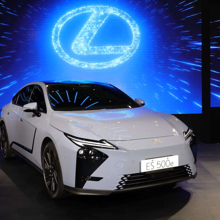 【2026台北車展】Lexus雙箭齊發！全新IS 189萬起上市 純電房車ES 500e首度現身