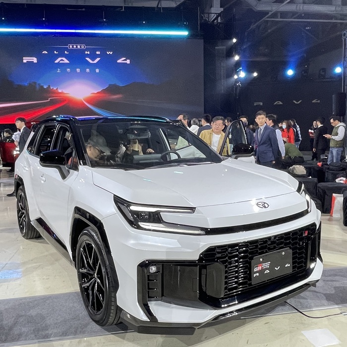 比預售價便宜一萬！第六代Toyota RAV4 104萬元起開賣