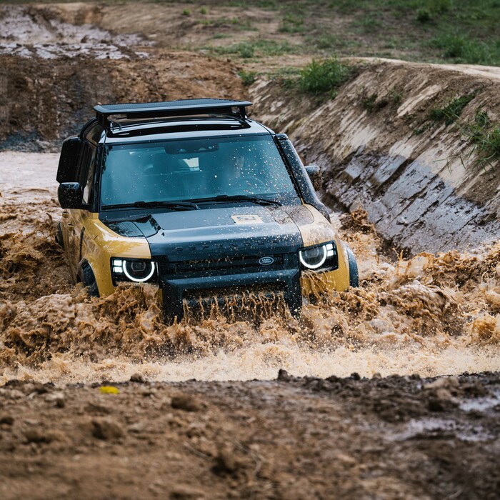 經典越野賽事首度登台！26 年式 Defender Trophy Edition 限量 50 輛開賣