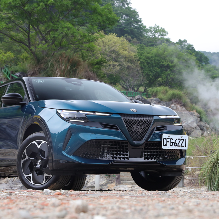 【四輪試駕評測】羊皮狼還是喜洋羊？Alfa Romeo Junior Ibrida 