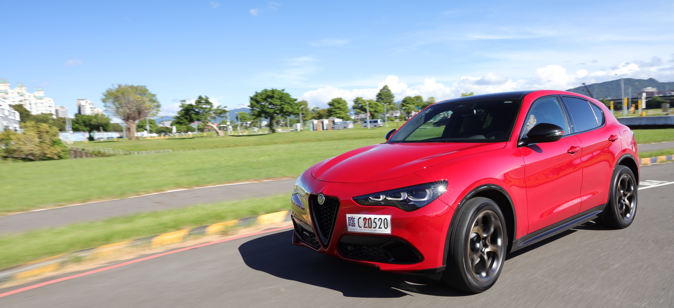 【四輪試駕評測】不負狂名18年！Alfa Romeo Stelvio  Intensa